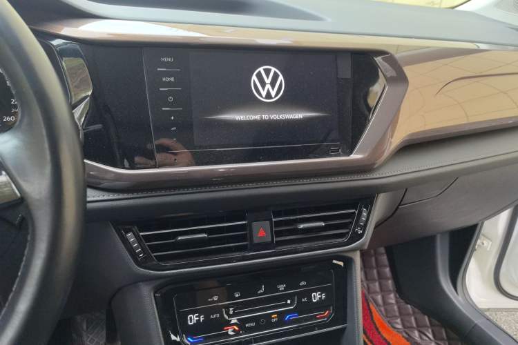 Used Volkswagen Tharu 2021 280TSI Two-Wheel Drive Comfort Edition Audio And AC Panel