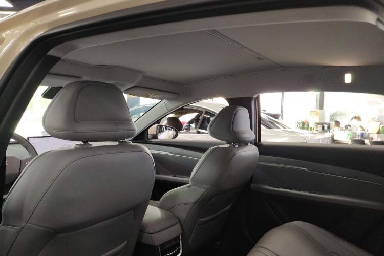 Used XPeng MONA M03 2024 620 with Ultra-Long Range Headliner