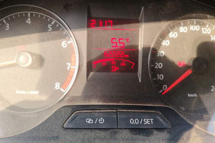 Used Volkswagen Santana 2015 1.4L Manual Fashion Edition Odometer Close Up