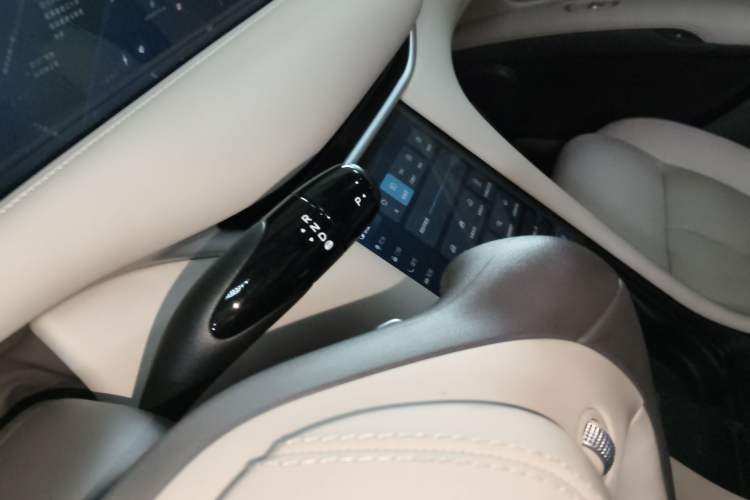 Used IM LS6 2023 Max Standard Edition Gear Lever