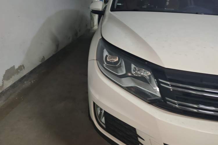 Used Volkswagen Tiguan 2017 300TSI Automatic Two-Wheel Drive Silk Road Luxury Edition Right Front Headlight