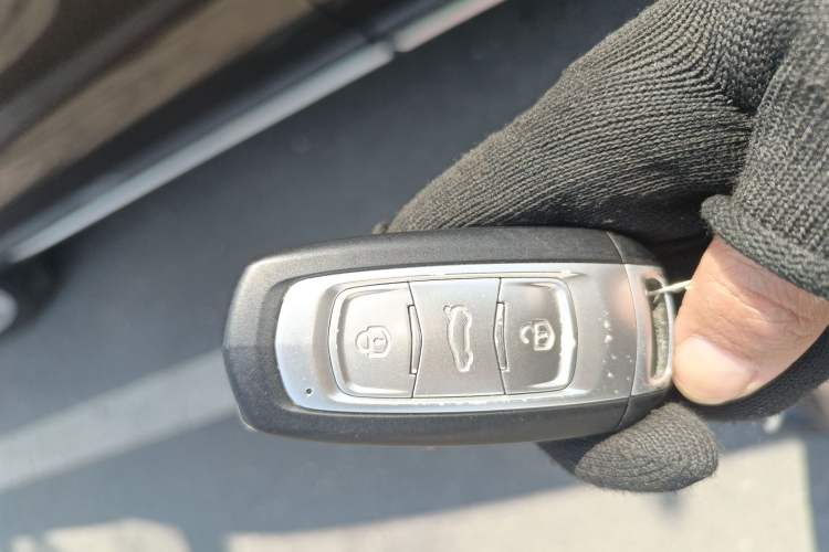 Used Geely Auto Emgrand X7 Sport 2016 1.8TD Manual ZhiShang Model