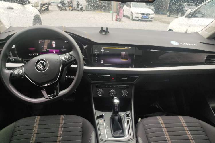 Used Volkswagen Lavida 2022 280TSI DSG Comfort Edition Center Console