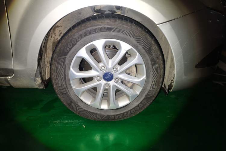 Used Ford Focus 2013 Sedan Classic 1.8L Automatic Base Model
