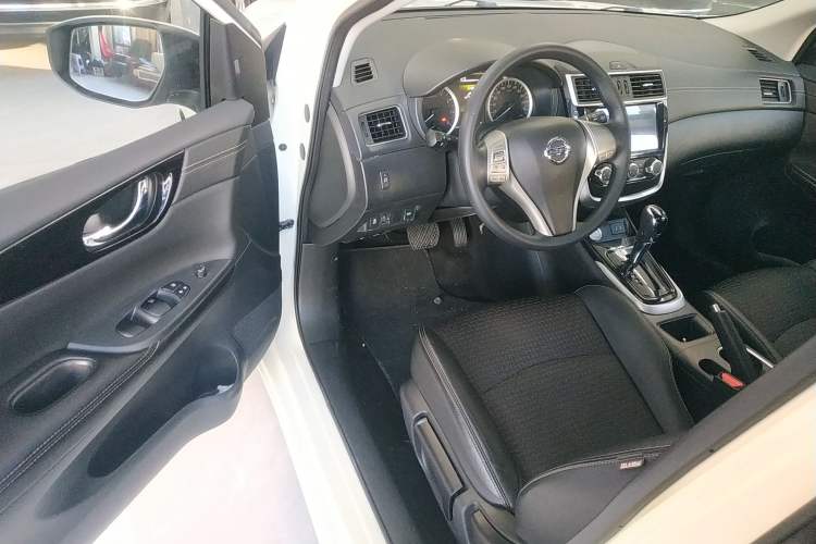 Used Nissan Tiida 2019 1.6L CVT Smart Drive Version China VI Standard