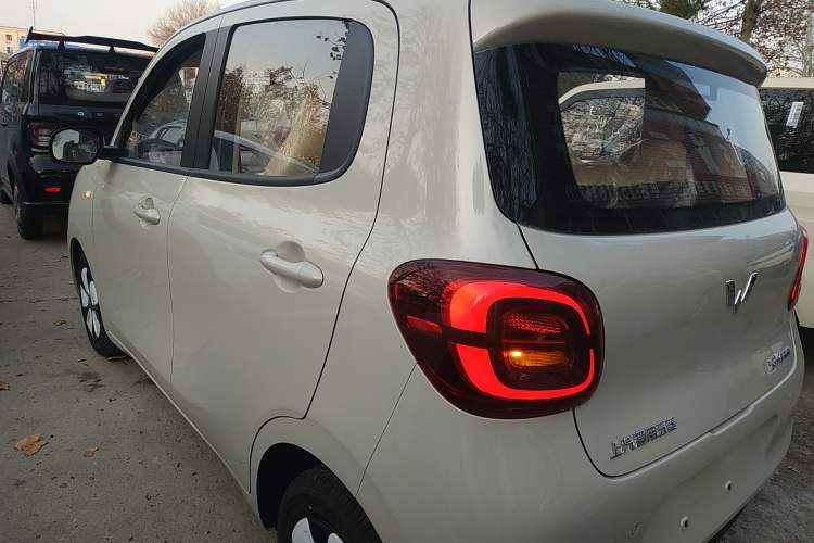 Used Wuling Hongguang MINIEV 2025 Four-Door Version Advanced Edition
