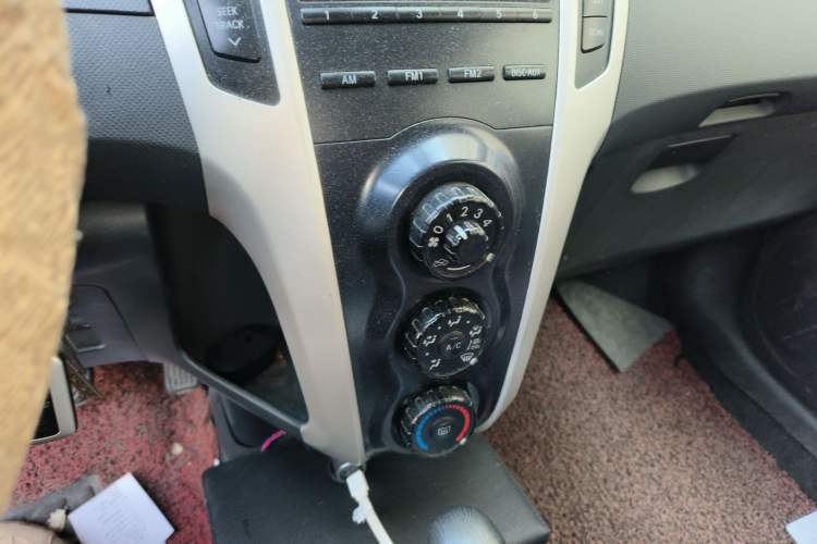 Used Toyota Yaris 2011 1.6E Automatic Charm Edition Audio And AC Panel
