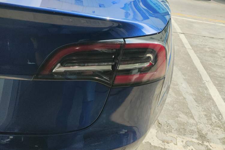 Used Tesla Model 3 2019 Long-Range Rear-Wheel-Drive Version
