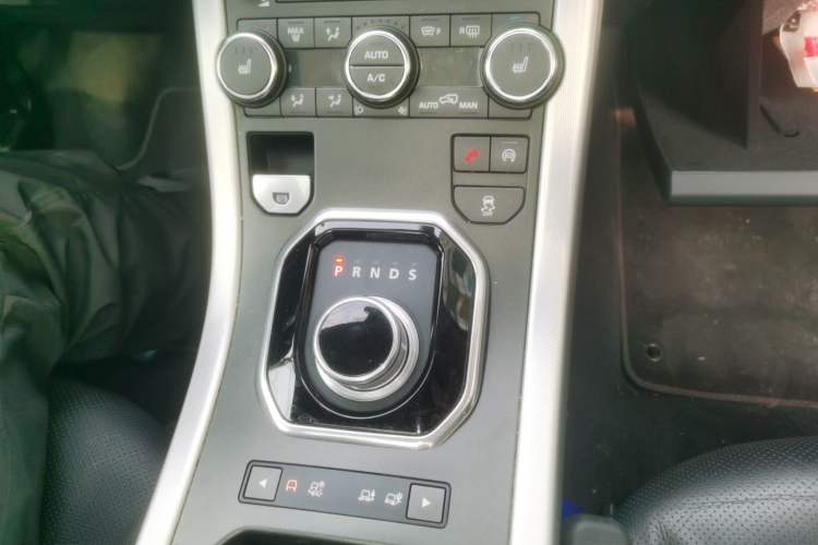 Used Land Rover Range Evoque 2014 2.0T 5-Door Ignite Edition Gear Lever