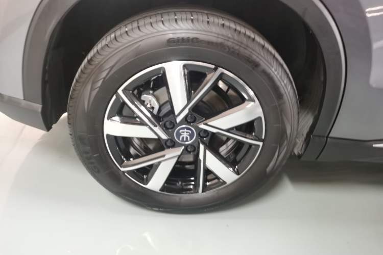 Used BYD Song Pro New Energy 2024 HONOR Edition DM-i 110KM Beyond Model Right Rear Wheel Hub