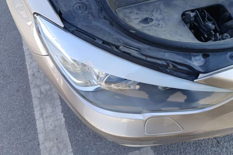 Used BMW 5 Series GT 2011 535i xDrive Luxury Edition Right Front Headlight