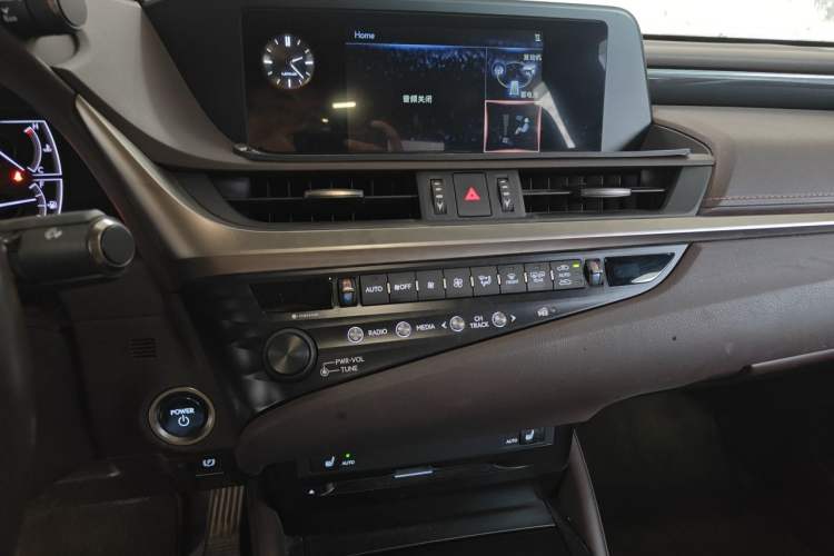 Used Lexus ES 2018 300h Premier Edition China VI Standard
