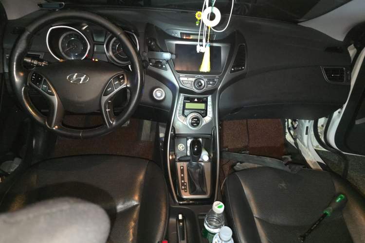 Used Hyundai Elantra (5th Generation / Langdong) 2015 1.6L Automatic Luxury Model
