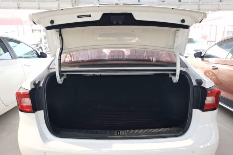 Used Roewe i5 2019 1.5L Manual 4G Connectable Langhao Edition