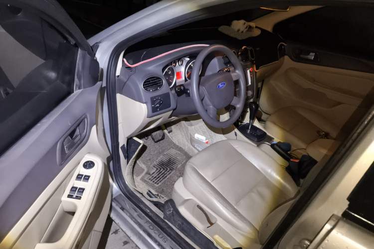 Used Ford Focus 2011 Sedan 1.8L Automatic Fashion Edition