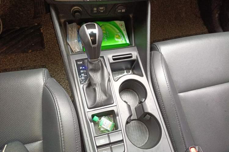 Used Hyundai Tucson 2015 1.6T Dual-Clutch Two-Wheel-Drive Smart Model Gear Lever