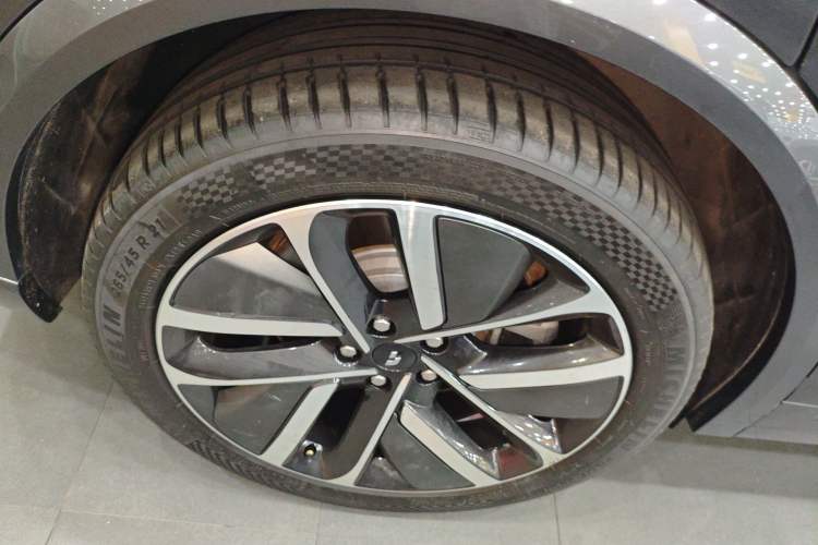 Used Li Auto L9 2022 Max model