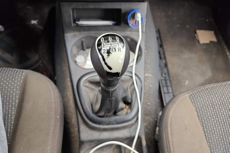 Used Dongfeng Fengon 330 2014 1.5L Manual Standard Edition DK15-02 Gear Lever