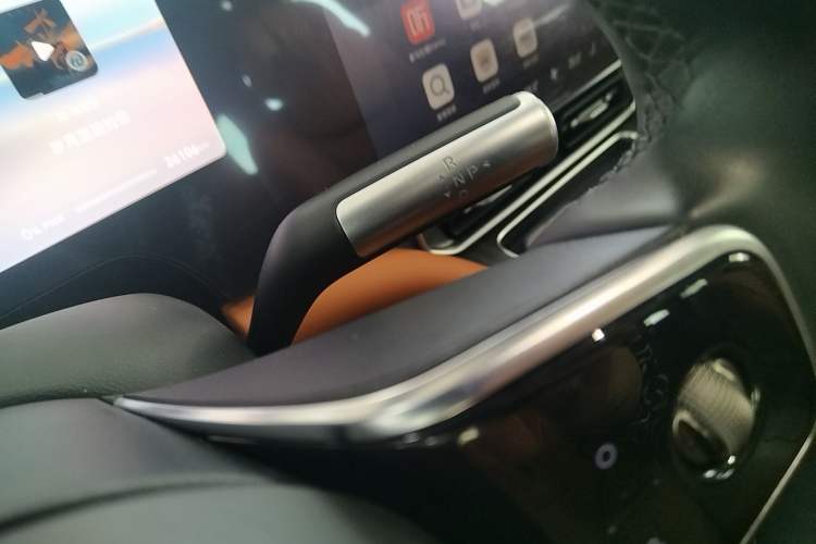 Used Hima AITO M9 2024 Range-Extended Ultra Version 42 kWh 6-Seater Model Gear Lever