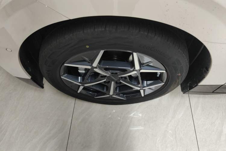 Used Lynk & Co Z20 2025 530 km Range Rear-Wheel Drive Max
