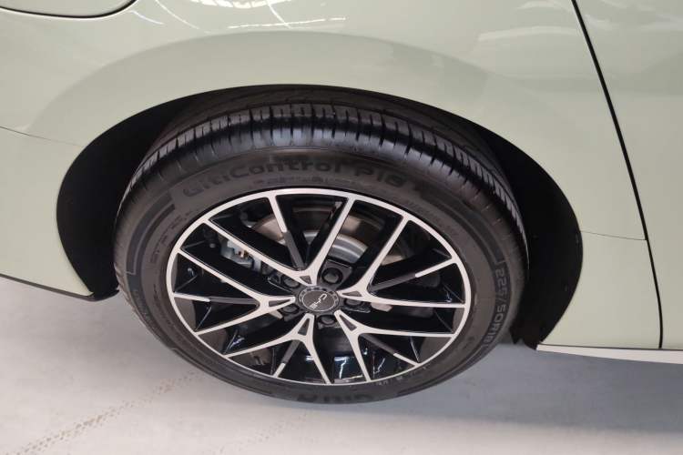 Used BYD Seal 2023 DM-i 1.5T 121km Prestige Model
