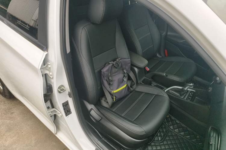 Used Hyundai Celesta 2018 1.6L Automatic GL Enjoyment Edition China VI compliant Right Front Seat