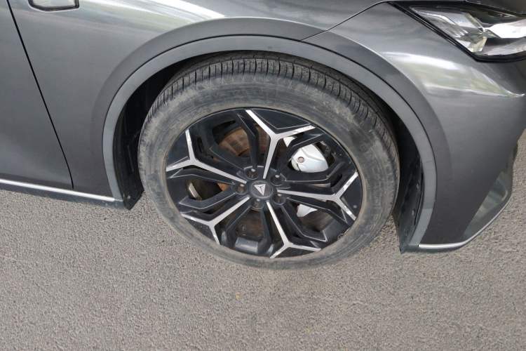 Used Deepal SL03 2023 200Max Range-Extended Version Right Front Wheel Hub