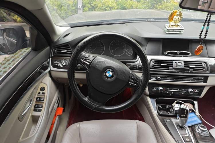 Used BMW 5 Series 2012 523Li Leading Model Steering Wheel