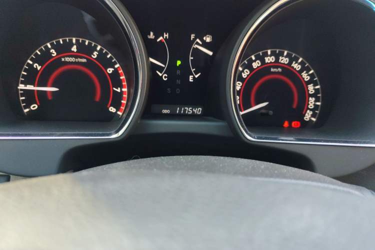 Used Toyota Highlander 2009 2.7L Two-Wheel Drive 7-Seater Luxury Navigation Edition Odometer Close Up