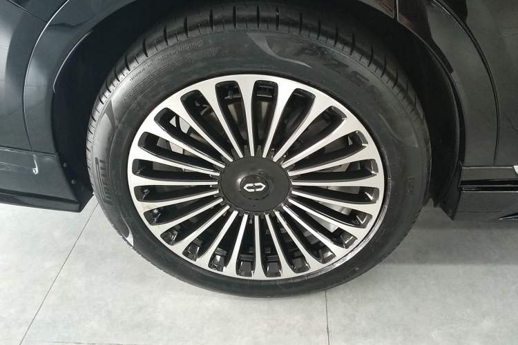 Used Hima AITO M9 2025 Extended-Range Max Version 52 kWh 5-Seater Edition Exterior 5