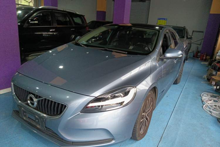 Used Volvo V40 2018 T3 Zhiyi Edition