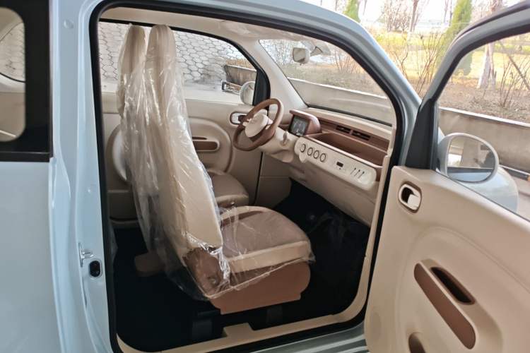 Used Bestune Pony 2026 222km Colorful Horse
