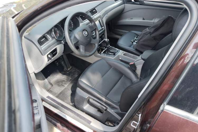 Used Skoda Superb 2013 1.4TSI DSG Sport Edition Driver Seat