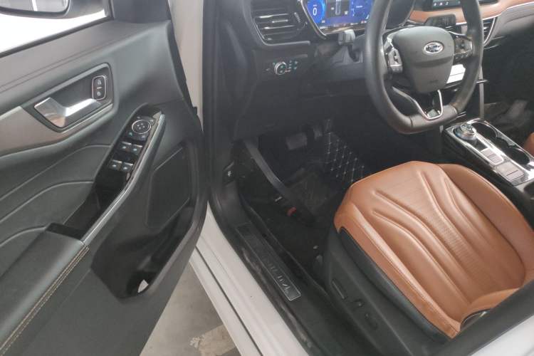 Used Ford Escape 2020 EcoBoost 245 Two-Wheel Drive Smart & Enjoyment Model
