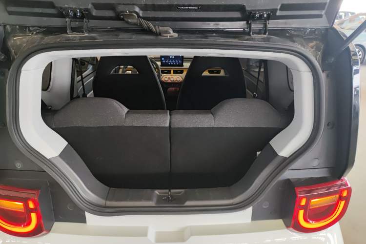 Used Chery New Energy QQ Ice Cream 2022 170km Sundae Phosphate Lithium-Ion Trunk