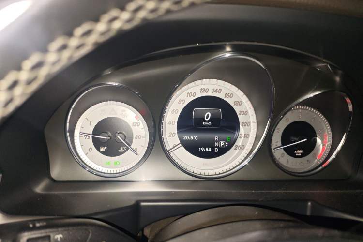 Used Mercedes-Benz GLK-Class 2015 GLK 300 4MATIC Fashion Edition Ultimate Version
