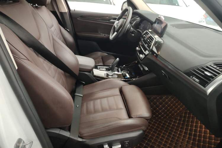 Used BMW X3 2020 xDrive30i Luxury Model with M Sport Package Right Front Seat