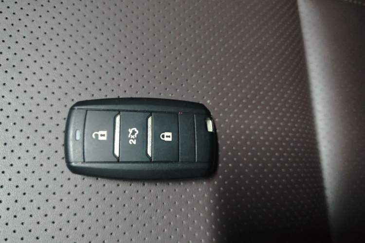 Used Changan Raeton CC 2018 1.5T Automatic Elegant Starry Edition China V Standard
