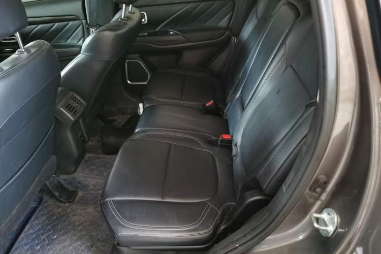 Used Mitsubishi Outlander 2020 2.0L Two-Wheel Drive Enjoyment Version 5 Seats
