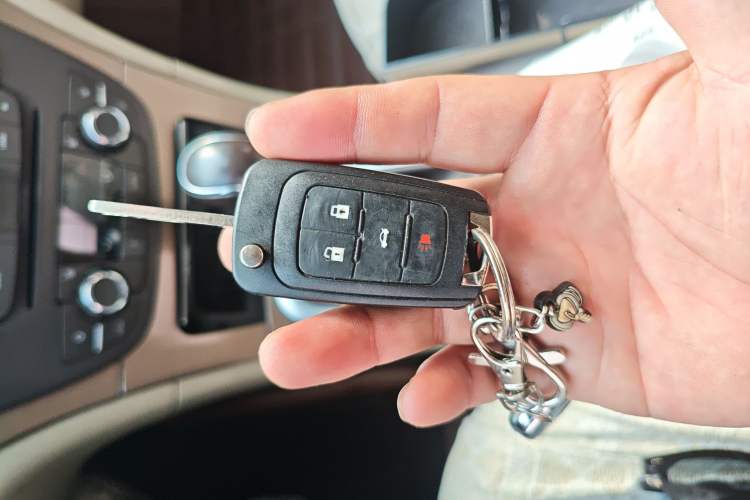 Used Buick Regal 2011 2.0L Comfort Edition Vehicle Key