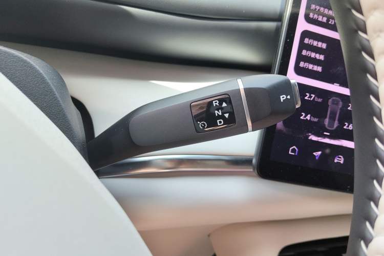 Used CHANGAN NEVO Q07 2025 215 Prestige Edition Gear Lever