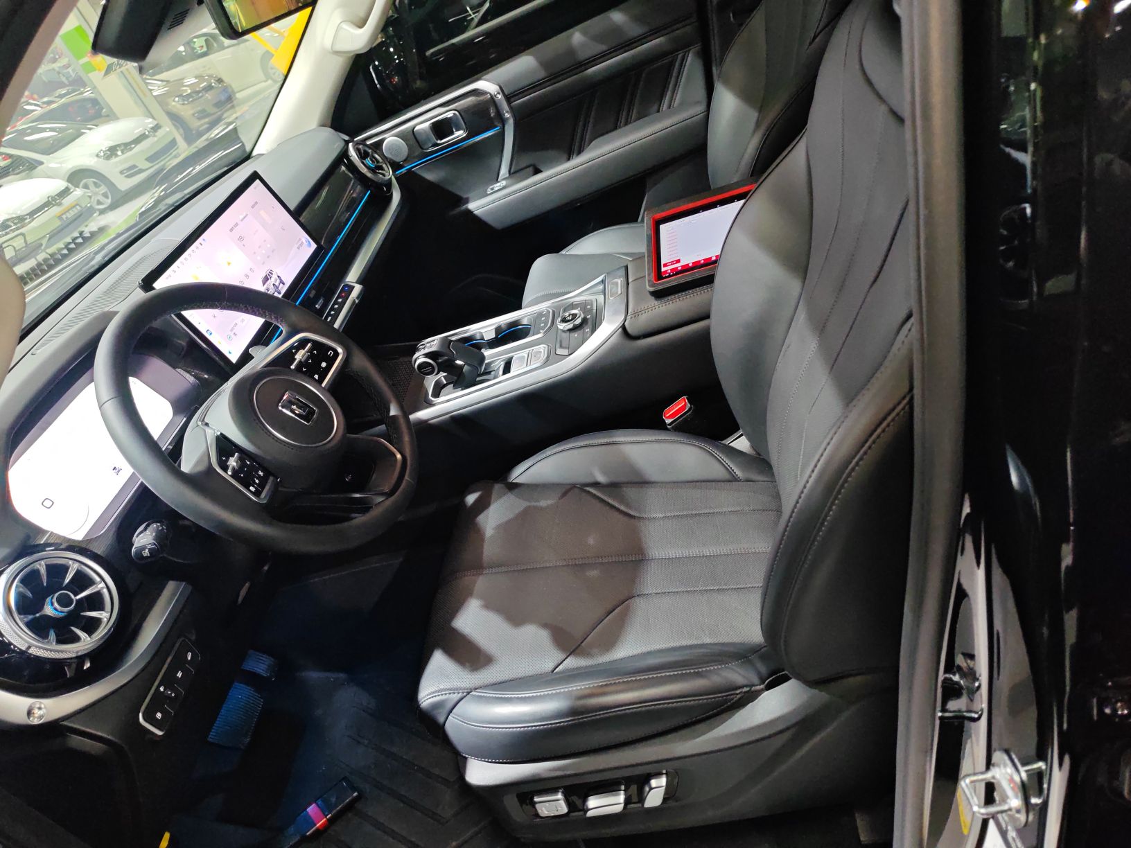 المقاعد الأمامية داخل السيارة