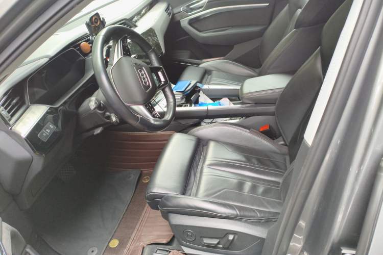 Used Audi e-tron 2019 55 quattro Technology Edition
