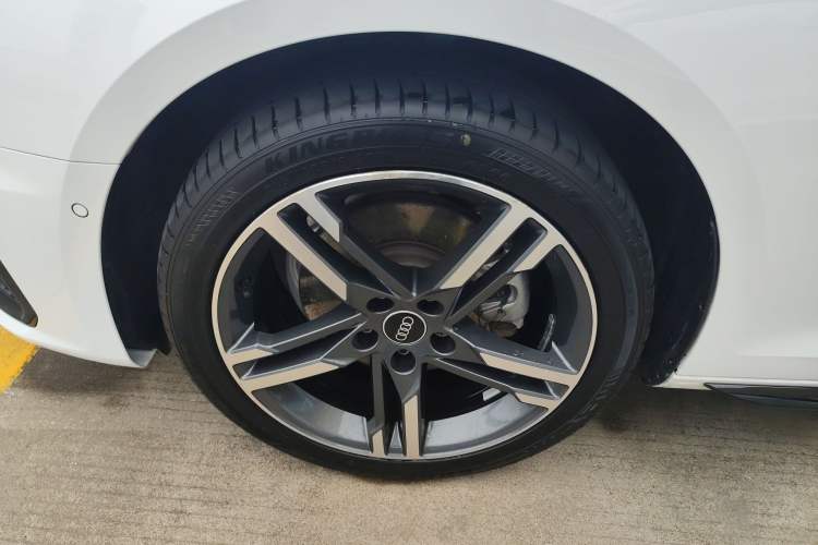 Used Audi A4L 2022 40 TFSI Luxury Dynamic Model Left Front Wheel Hub