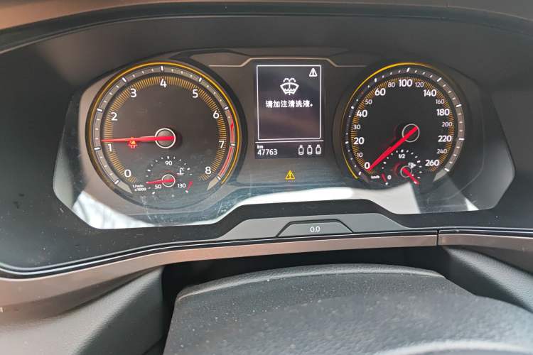 Used Volkswagen Tharu 2021 280TSI Two-Wheel-Drive Luxury Plus Edition Odometer Close Up