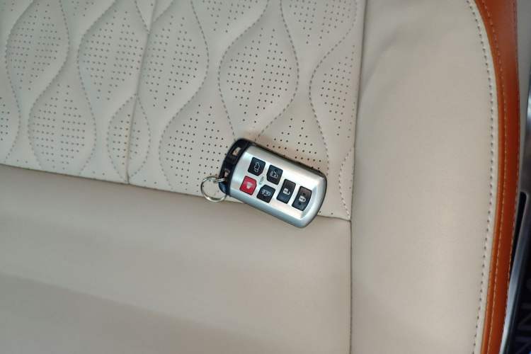 Used Toyota Sienna 2018 3.5L Two-Wheel Drive XLE 7-Seater U.S. Specification