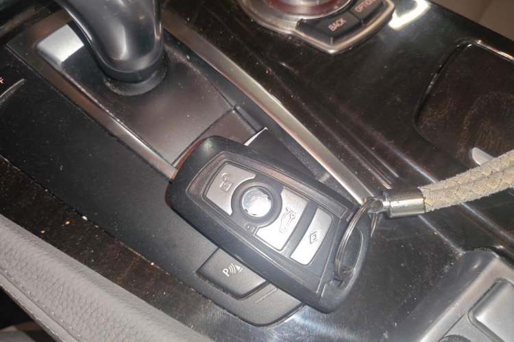 Used BMW 5 Series 2012 523Li Leading Model Vehicle Key