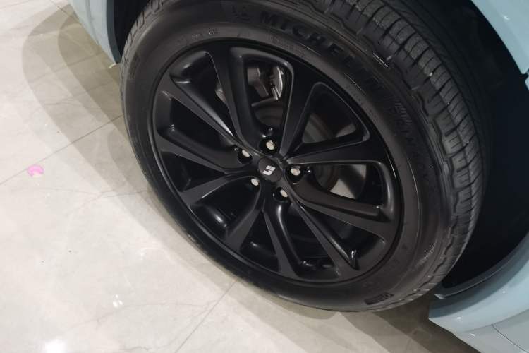 Used Li Auto ONE 2021 Extended-Range 6-Seater Version Right Rear Wheel Hub