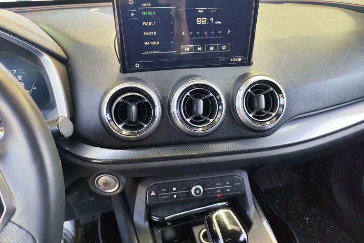 Used Wey VV5 2017 2.0T Flagship Edition Audio And AC Panel