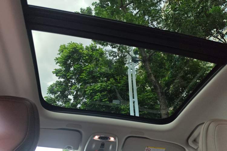 Used Volvo XC60 New Energy 2019 T8 E-Drive Hybrid Prestige Luxury Version China V Standard Headliner